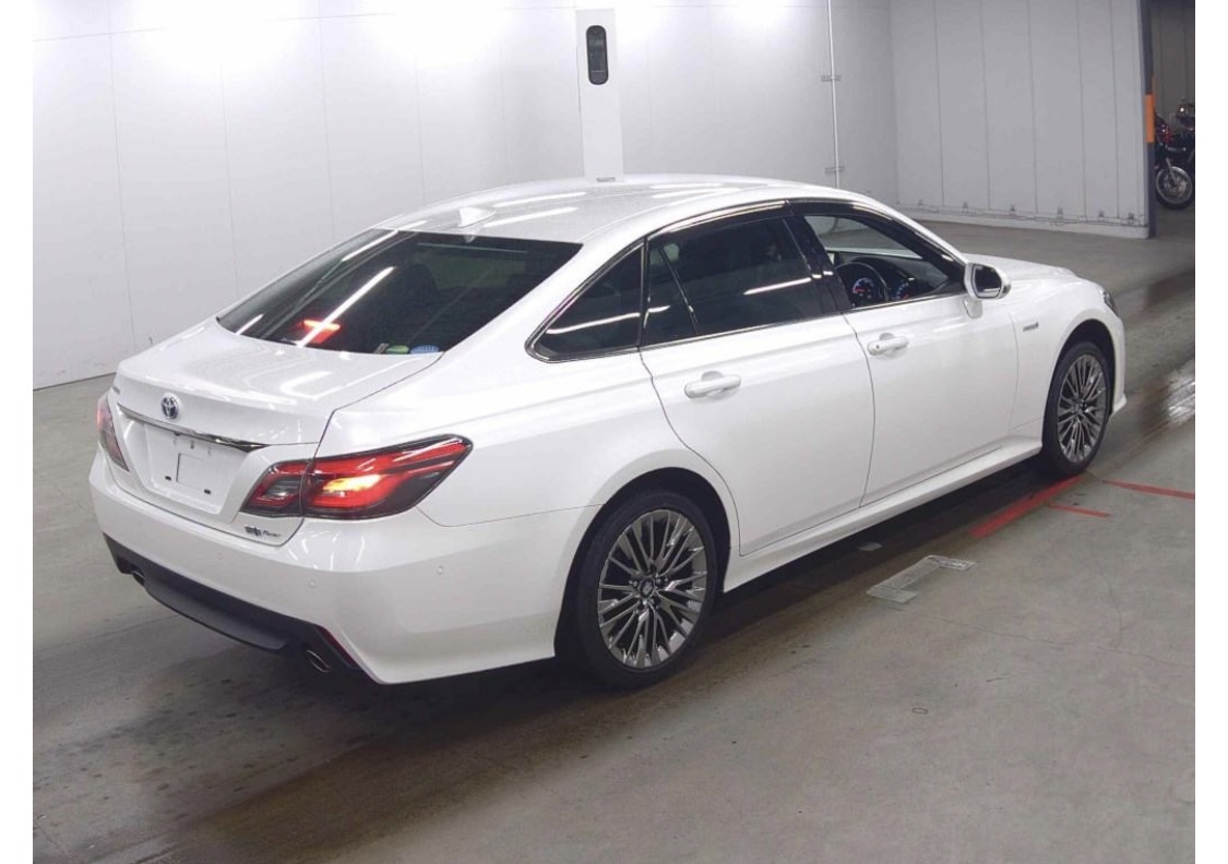 TOYOTA CROWN HYBRID | Nihon Jidosha CO. LTD