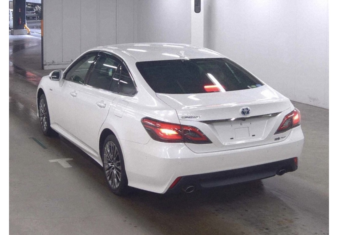 TOYOTA CROWN HYBRID | Nihon Jidosha CO. LTD