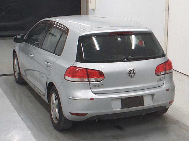 VOLKSWAGEN GOLF | Nihon Jidosha CO. LTD