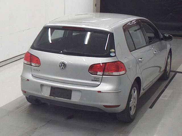 VOLKSWAGEN GOLF | Nihon Jidosha CO. LTD