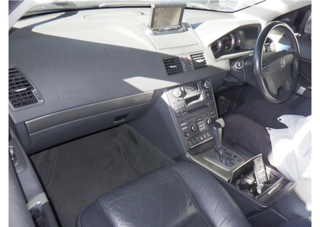 VOLVO XC90 | Nihon Jidosha CO. LTD