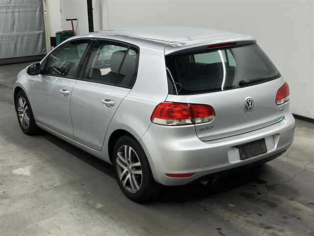 VOLKSWAGEN GOLF | Nihon Jidosha CO. LTD