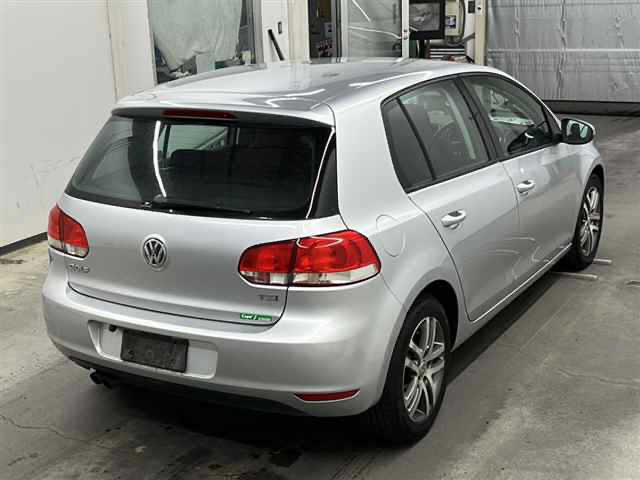 VOLKSWAGEN GOLF | Nihon Jidosha CO. LTD